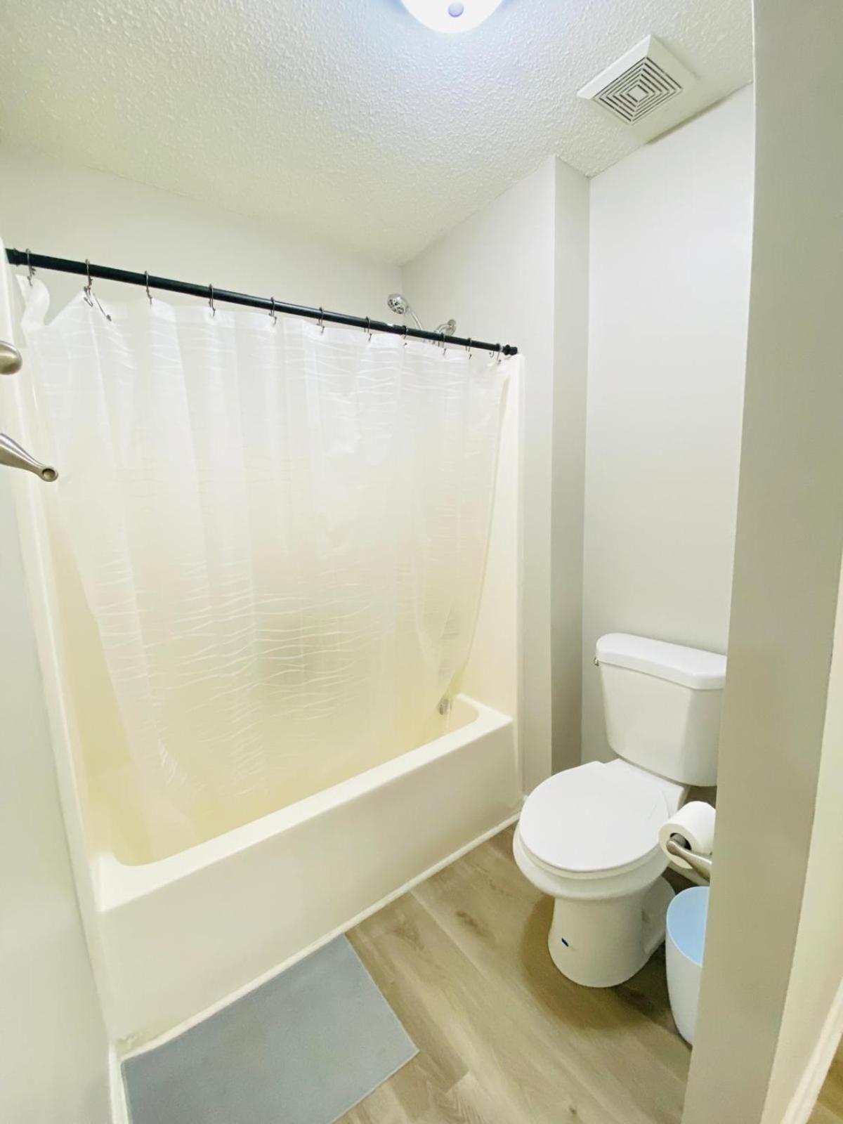 Private Room & Bathroom Close To Downtown Raleigh Eksteriør billede